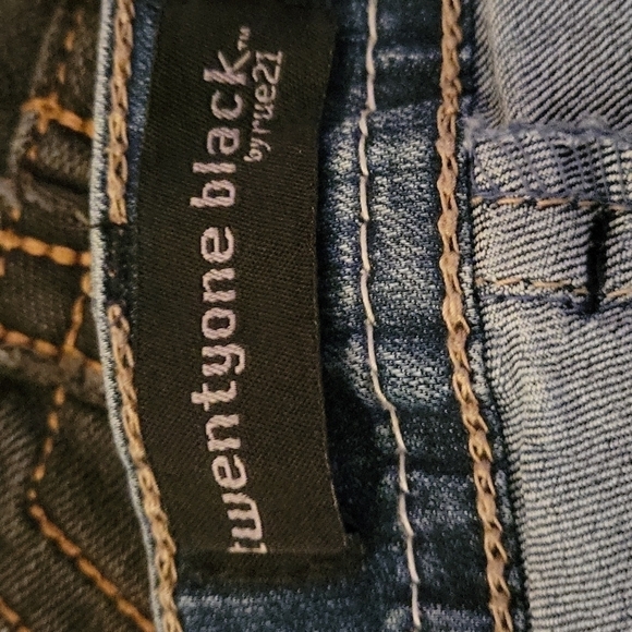 3/$30 TWENTY ONE BLACK Lowrise Denim Cut-off Frayed Slim Micro Mini Shorts - Picture 4 of 8